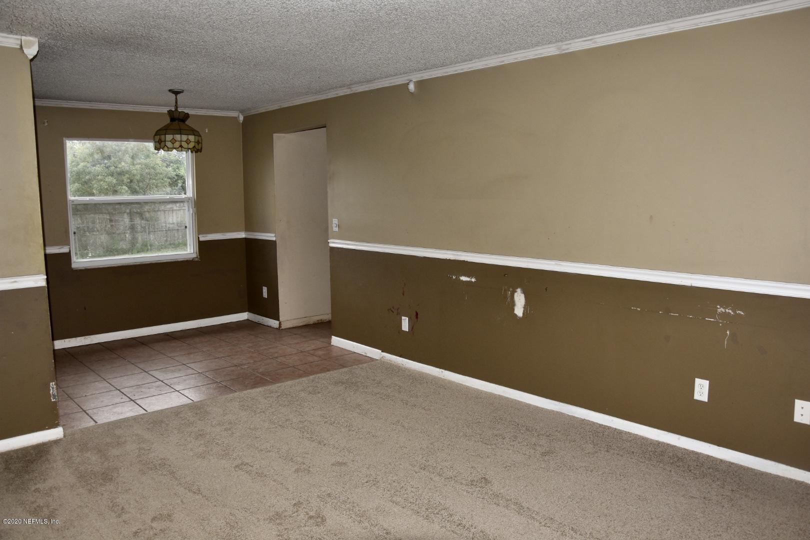 8382 Walden Road Jacksonville, FL 32244 - Photo 4 of 14 Living Room