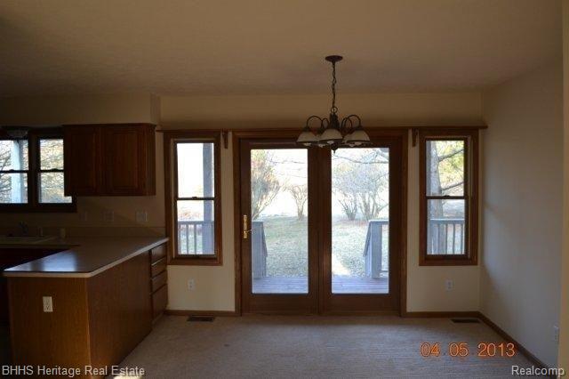 5370 Cedar Lake Road Howell, MI 48843 - Photo 9 of 25 Dining room