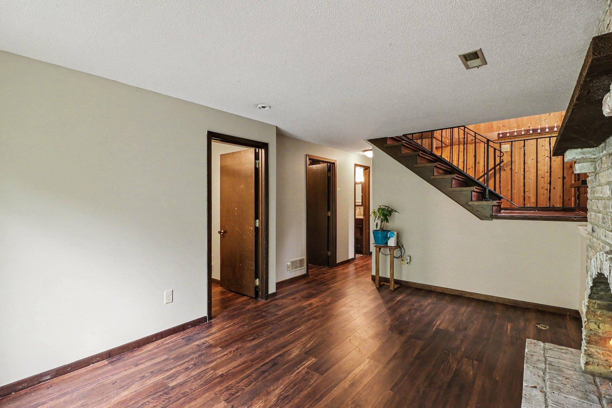 4490 Woodgate Point Eagan, MN 55122 - Photo 10 of 24
