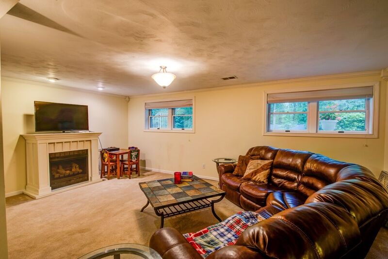 2430 West Ellsworth Road Bloomington, IN 47404 - Photo 5 of 10