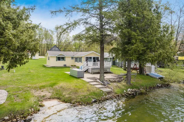 $599,900 | 5041 Maple Knoll Drive, Kalkaska, MI 49646