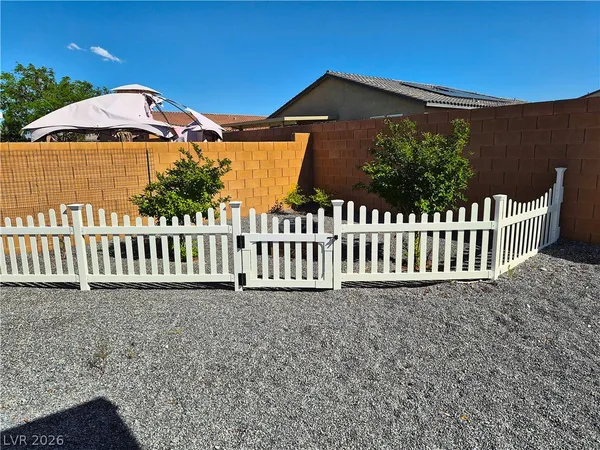 $1,995 | 3807 Sedgwick Avenue, Pahrump, NV 89061