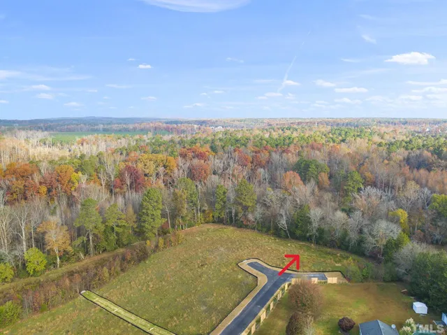 a view of a tennis court