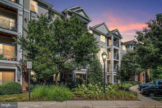 $395,000 | 12956 Centre Park Circle, Unit 110, Herndon, VA 20171