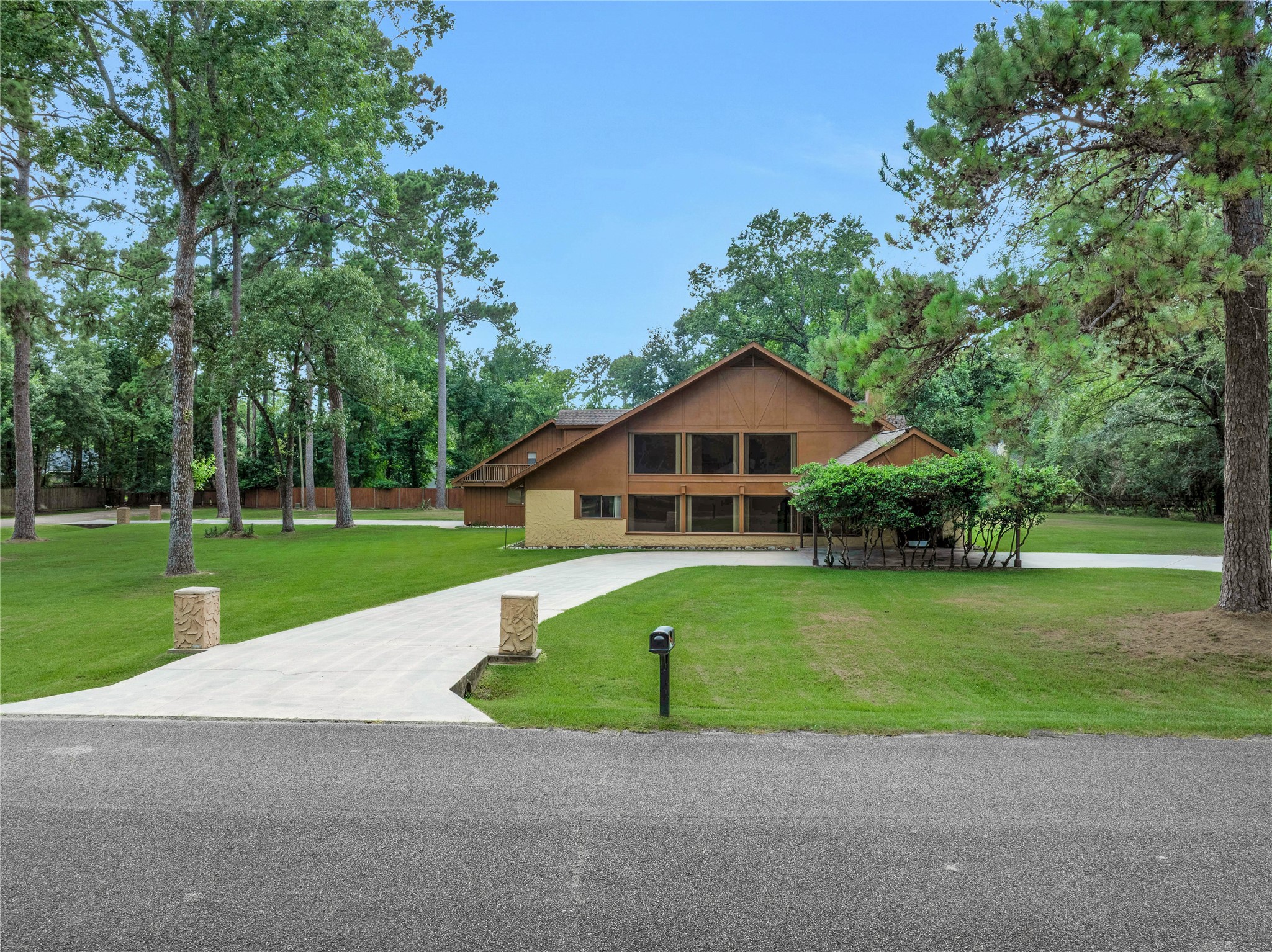 15418 Willis Way Conroe, TX 77384 - Photo 3 of 41