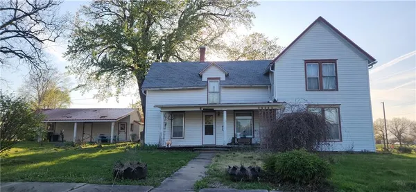 $200,000 | 6 Simms Street, Louisburg, KS 66053