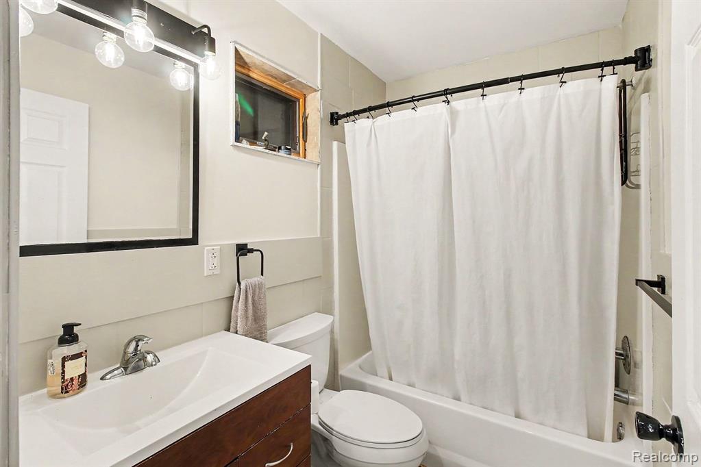 4375 Skinner Lake Road Lapeer, MI 48446 - Photo 14 of 30