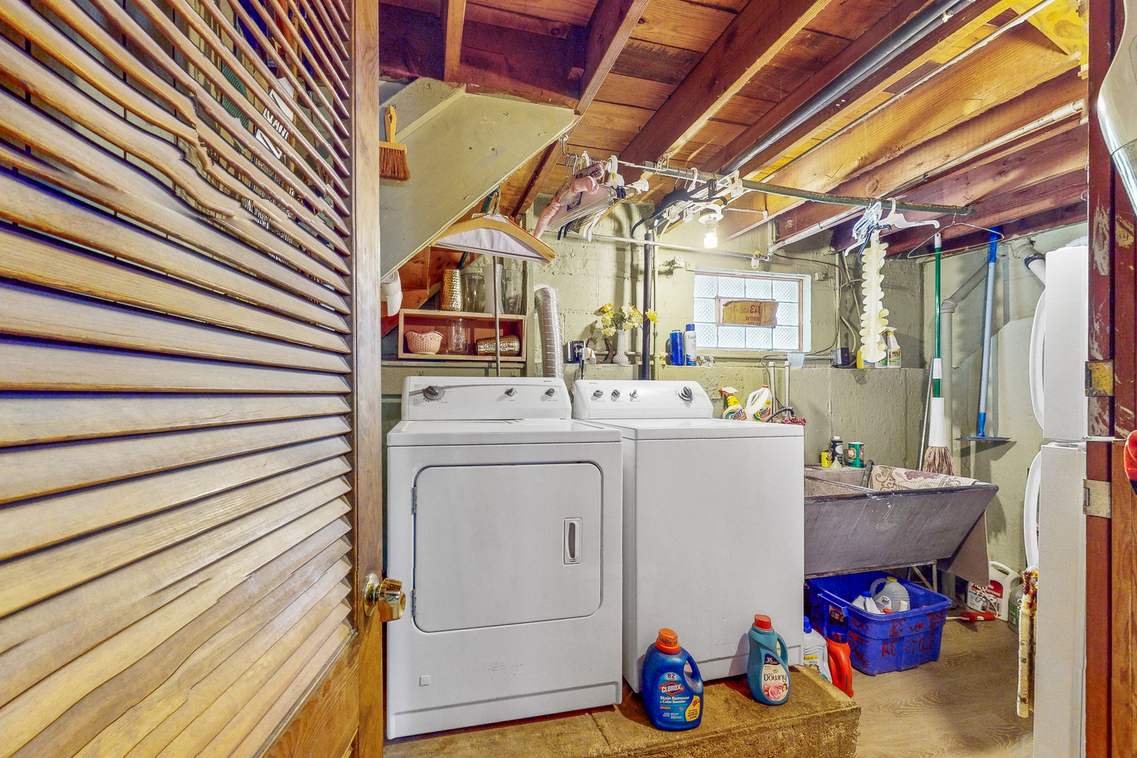 6923 29th Street Berwyn, IL 60402 - Photo 18 of 23 a utility room with dryer and washer