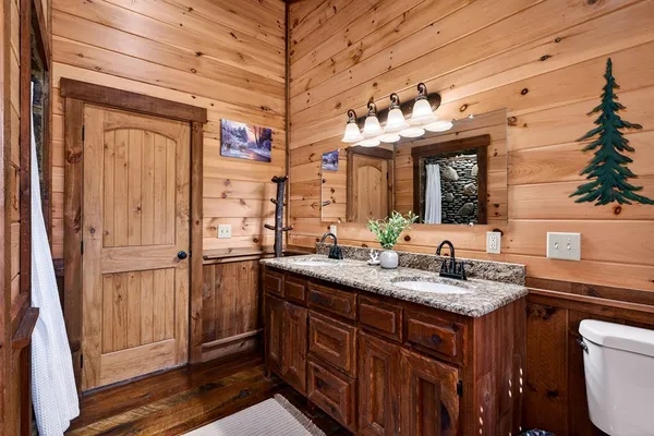 $849,000 | 40 Adelaide Trail, Blue Ridge, GA 30513