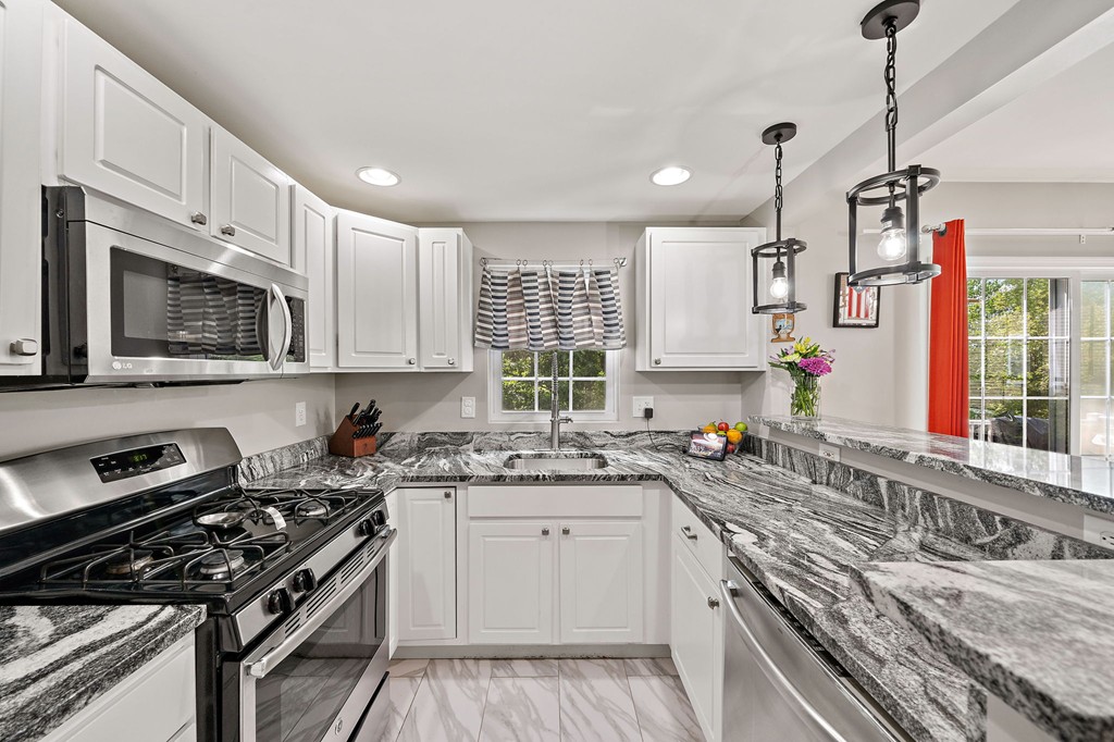 38 Turtle Brook Road, Unit 38 Canton, MA 02021 - Photo 8 of 28 Gallery Image 8