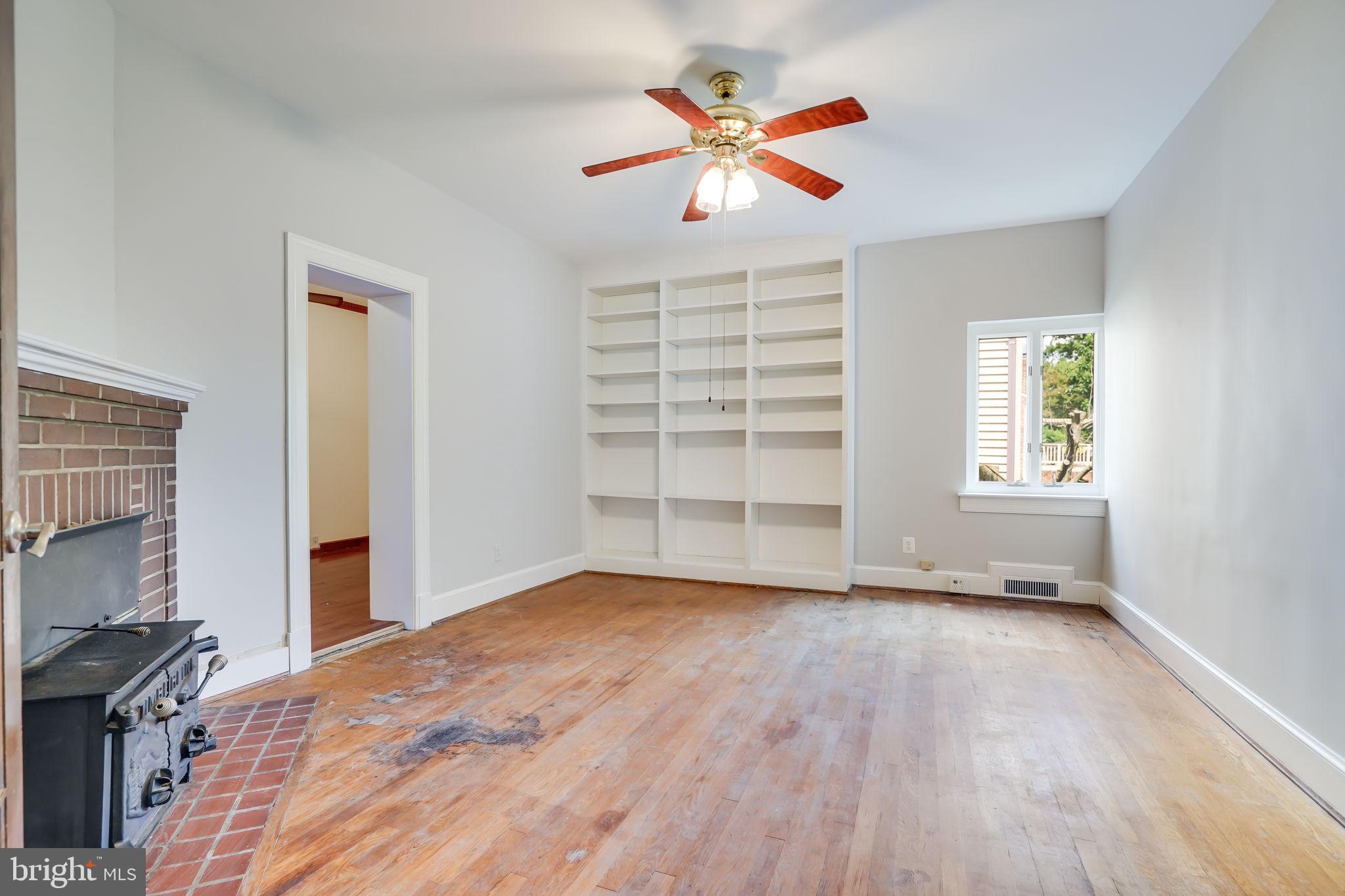1607 South Arlington Ridge Road Arlington, VA 22202 - Photo 33 of 80 Main level Bedroom 5 or Office, from Living Room