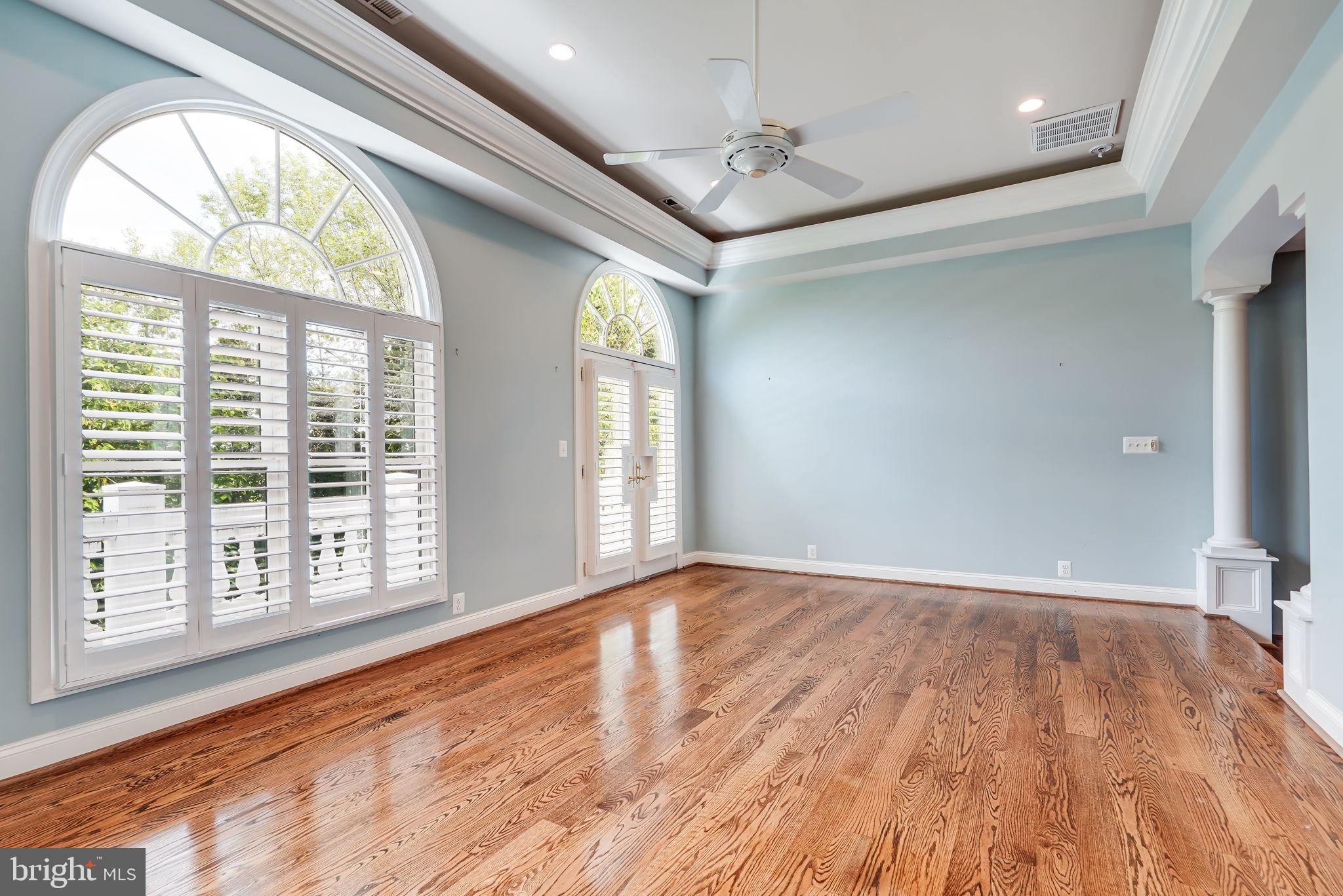 1607 South Arlington Ridge Road Arlington, VA 22202 - Photo 40 of 80 2nd Family Room UL with access to balcony