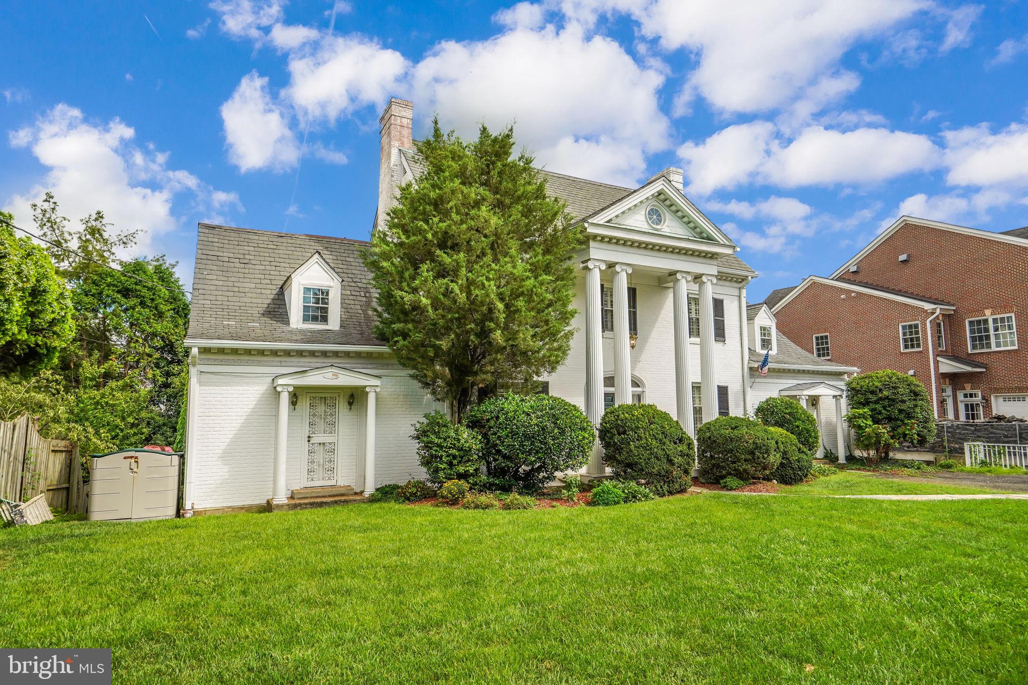 1607 South Arlington Ridge Road Arlington, VA 22202 - Photo 4 of 80