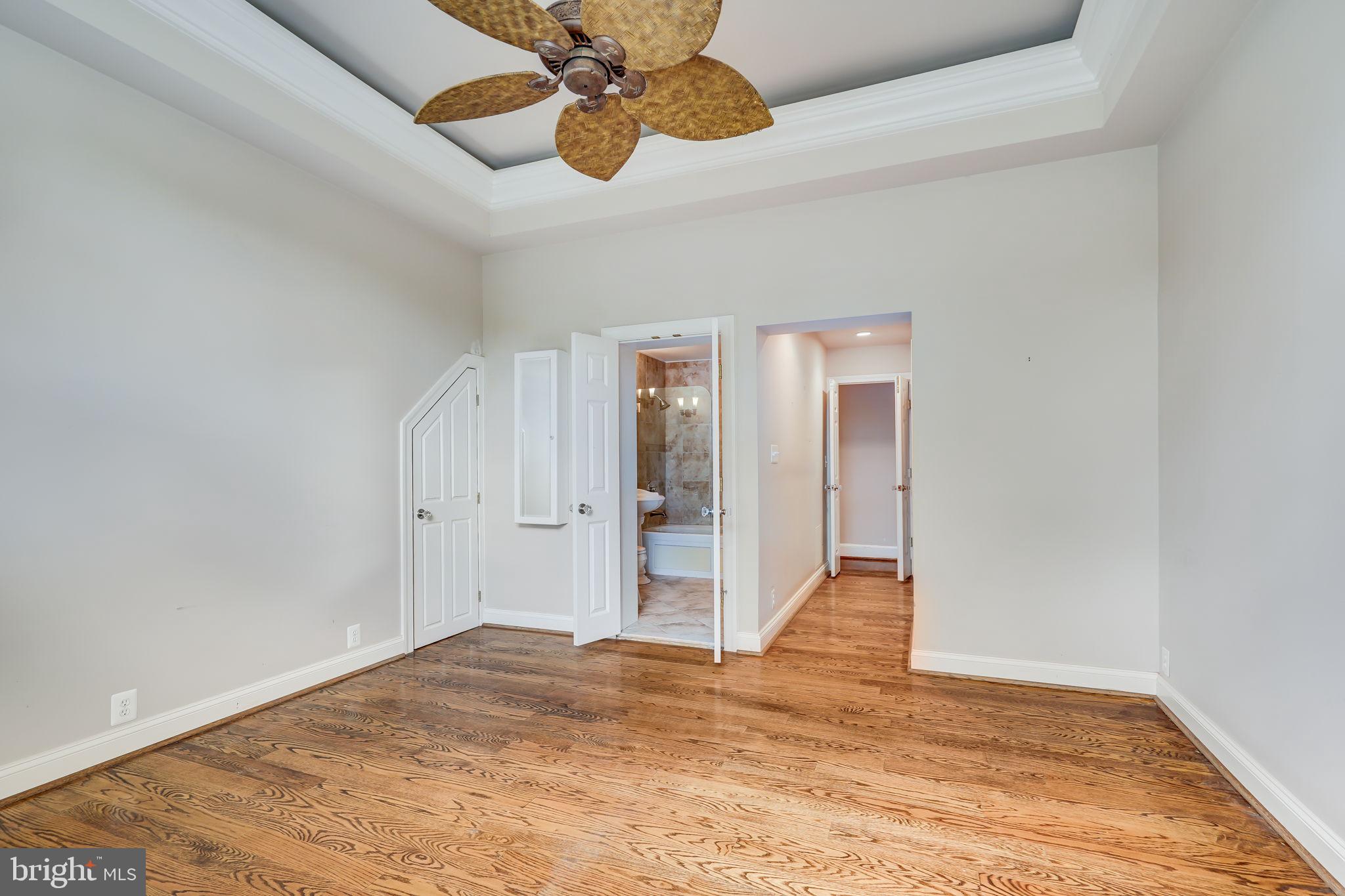 1607 South Arlington Ridge Road Arlington, VA 22202 - Photo 50 of 80 Bedroom 2 with ensuite bath and 2 closets