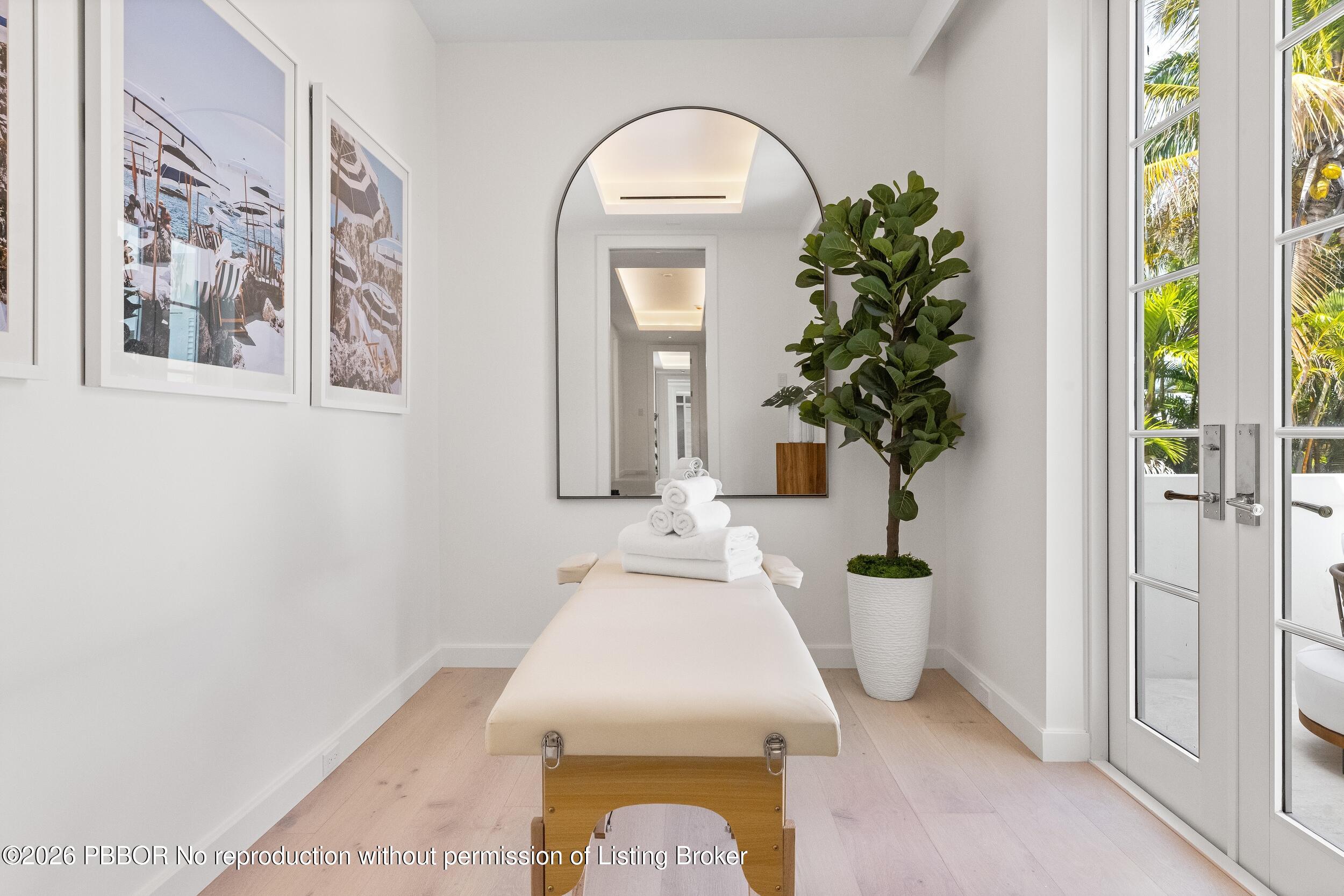 301 Plantation Road Palm Beach, FL 33480 - Photo 51 of 84 Massage Room