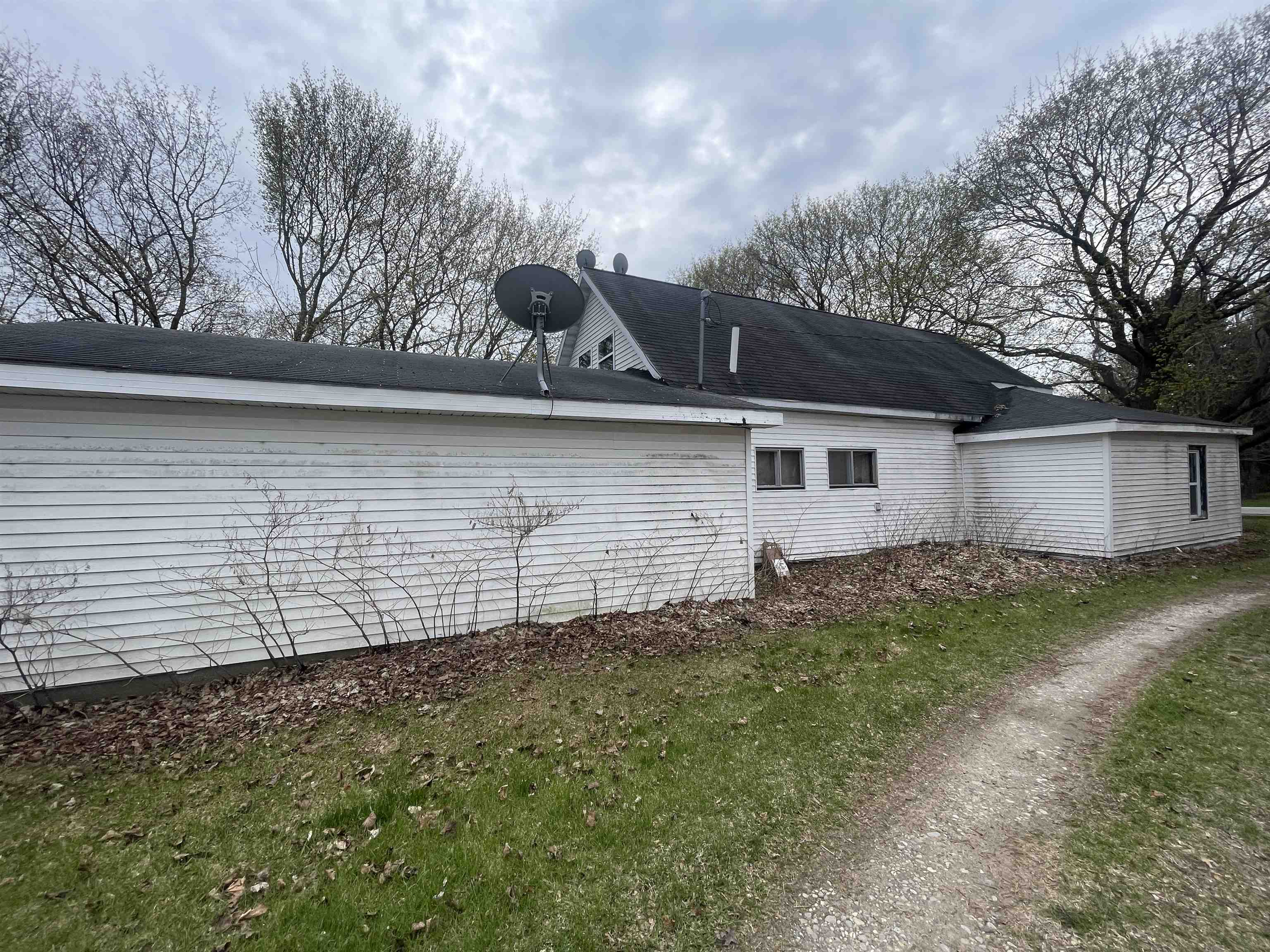 8249 South Lucas Road McBain, MI 49657 - Photo 23 of 37 1910379-22.JPG