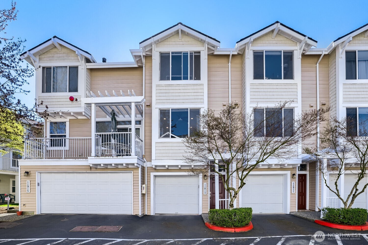 11913 Northeast 163rd Place, Unit 192 Bothell, WA 98011 - Photo 3 of 33