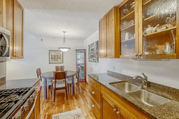 $129,900 | 7340 York Avenue South, Unit 208, Edina, MN 55435