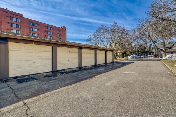 $129,900 | 7340 York Avenue South, Unit 208, Edina, MN 55435