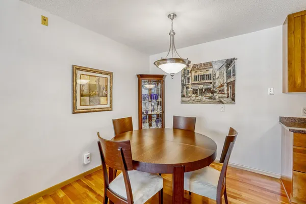 $129,900 | 7340 York Avenue South, Unit 208, Edina, MN 55435