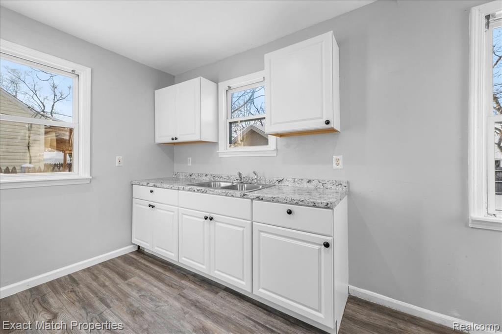 638 Raskob Street Pontiac, MI 48340 - Photo 8 of 20 Gallery Image 8