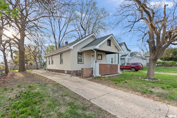 $99,900 | 2811 North Wisconsin Avenue, Peoria, IL 61603
