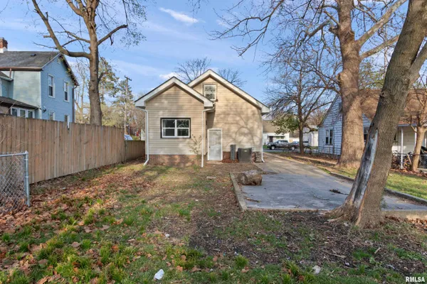 $99,900 | 2811 North Wisconsin Avenue, Peoria, IL 61603
