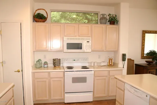 $3,000 | 15913 West Clearwater Way, Surprise, AZ 85374