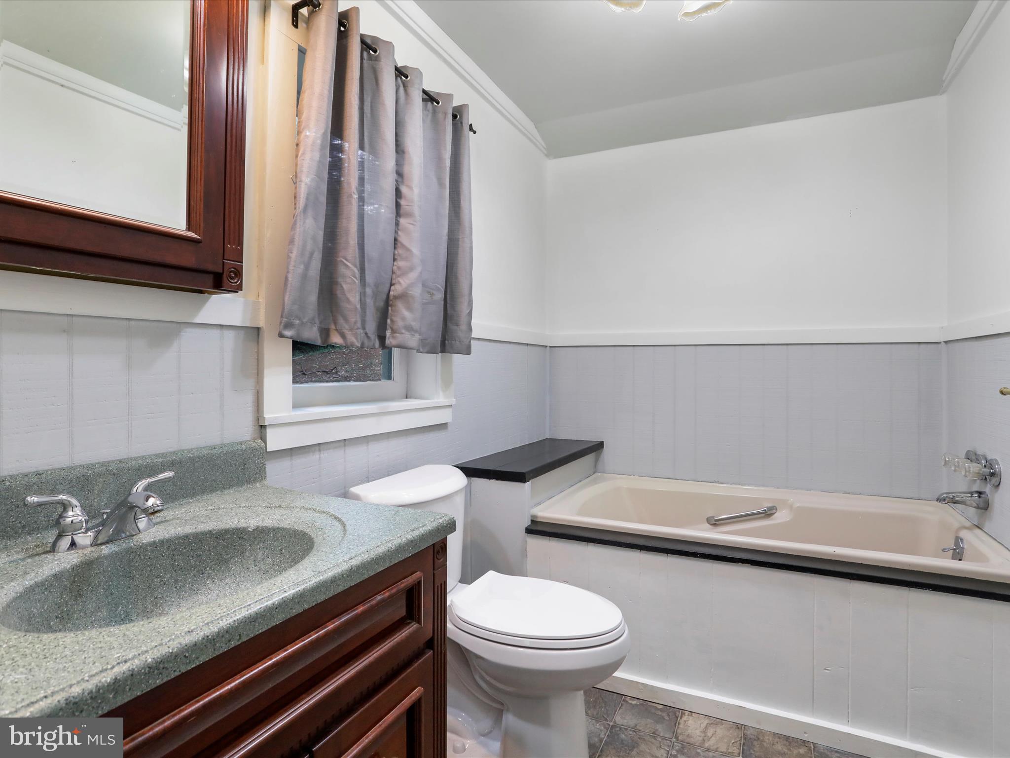 13219 Gruber Road Clear Spring, MD 21722 - Photo 24 of 55 Primary bath