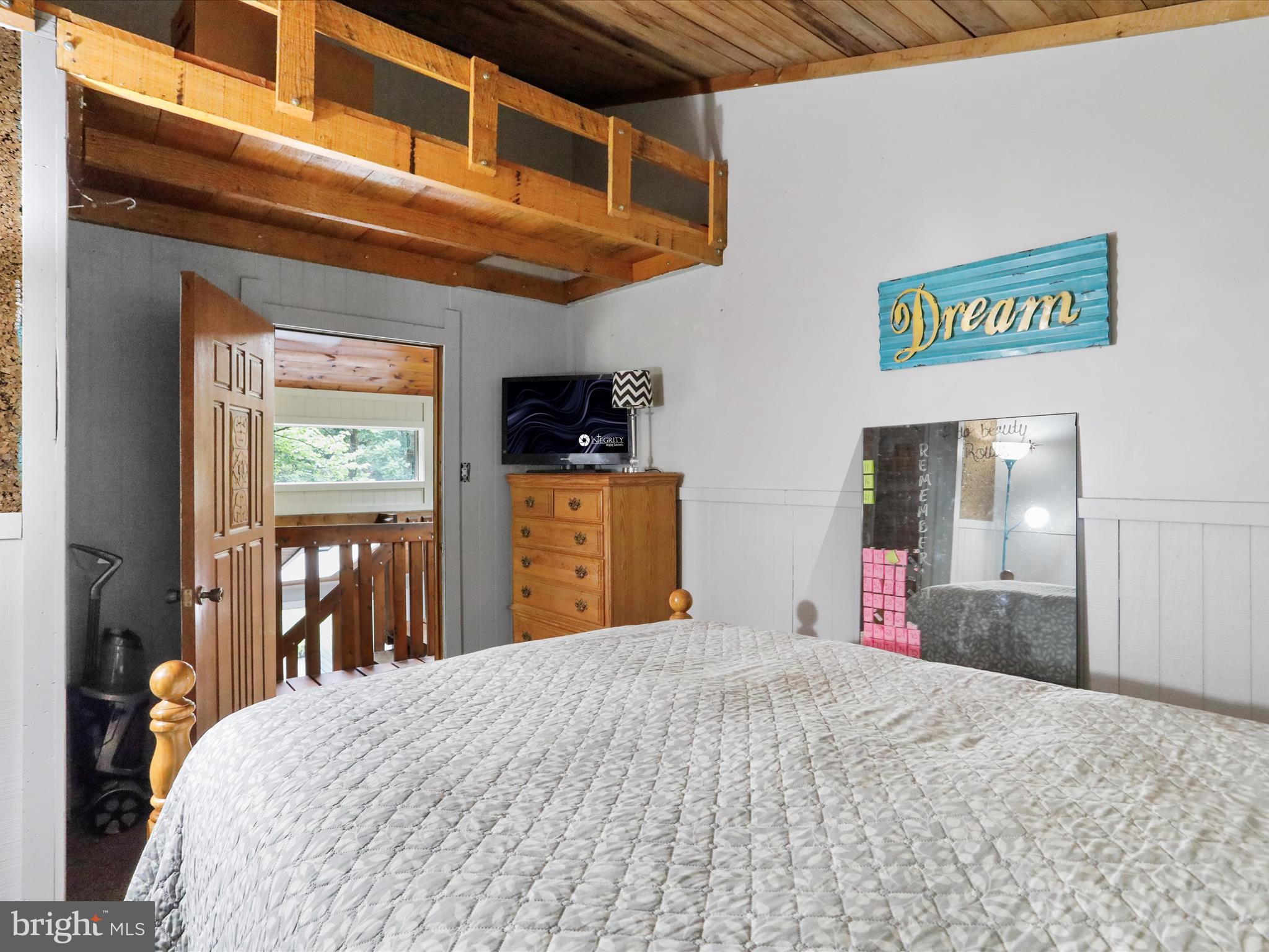 13219 Gruber Road Clear Spring, MD 21722 - Photo 29 of 55 Upper level BR 3 w/ loft storage