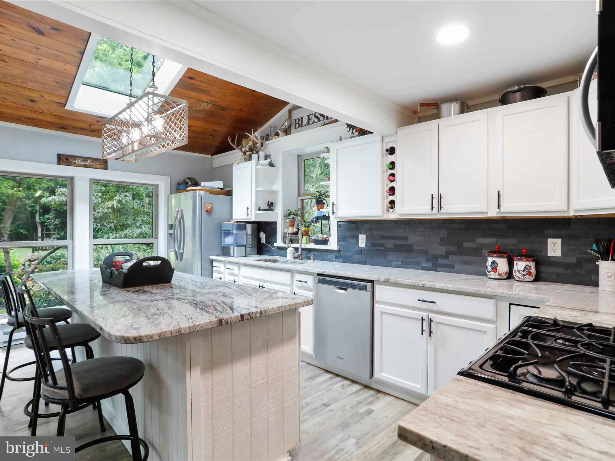 13219 Gruber Road Clear Spring, MD 21722 - Photo 6 of 55 Kitchen with large island