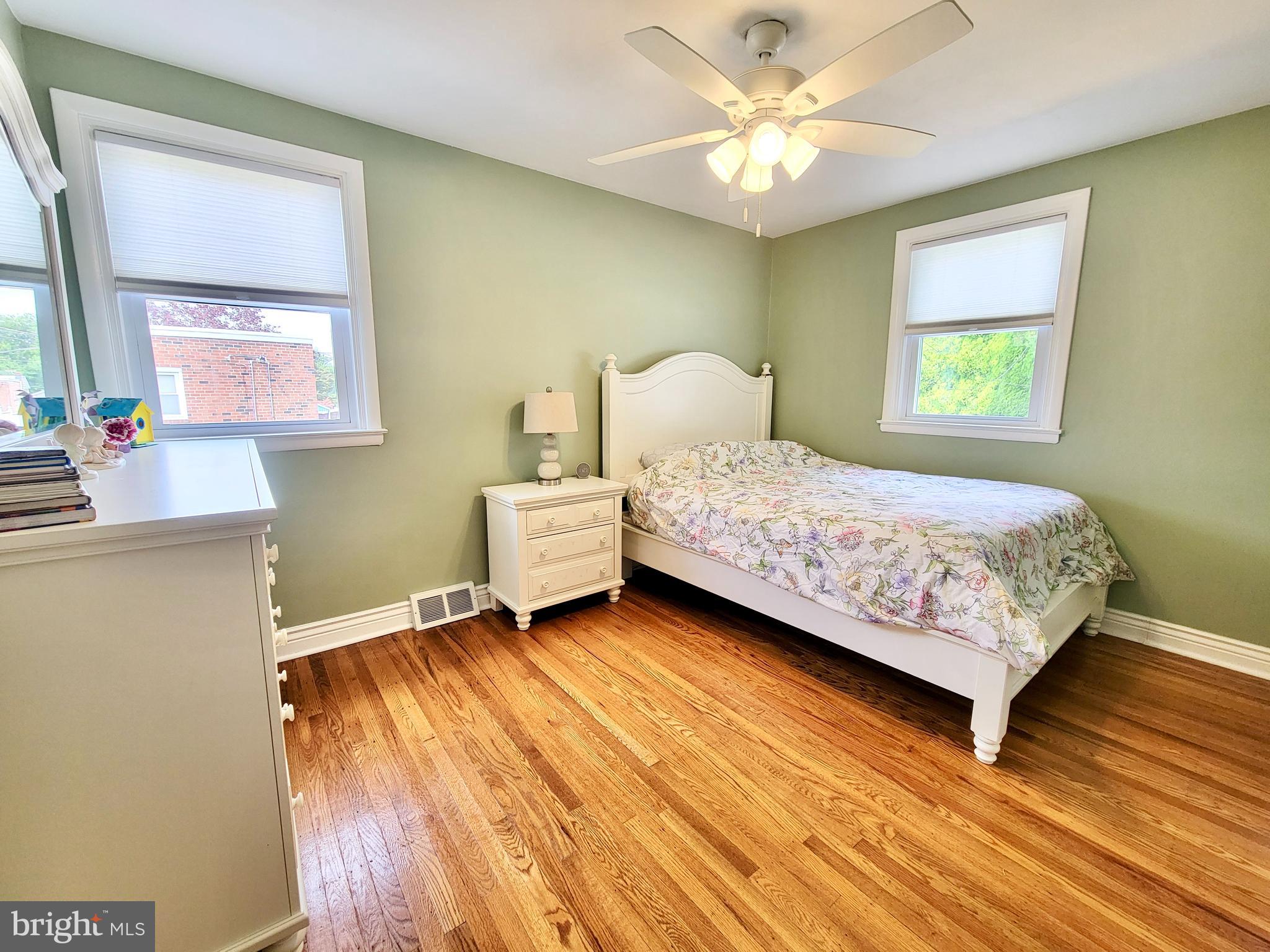 2913 Gelena Road Philadelphia, PA 19152 - Photo 15 of 29 Bedroom 2