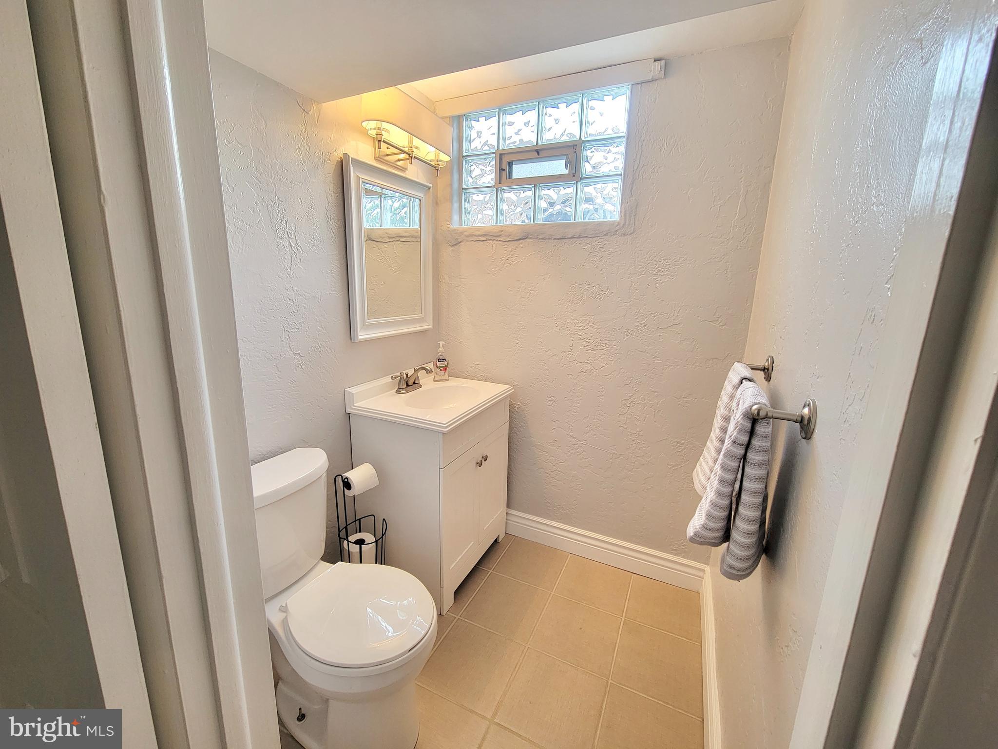 2913 Gelena Road Philadelphia, PA 19152 - Photo 20 of 29 Powder Room