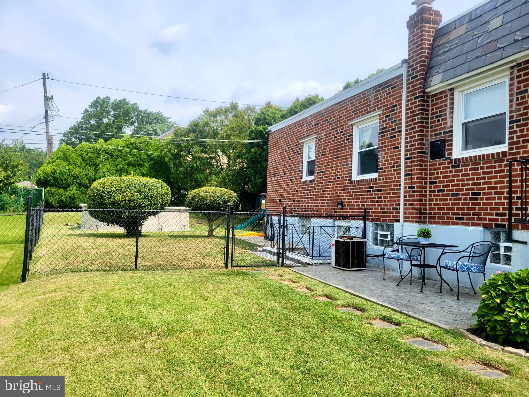 2913 Gelena Road Philadelphia, PA 19152 - Photo 3 of 29 Side Patio