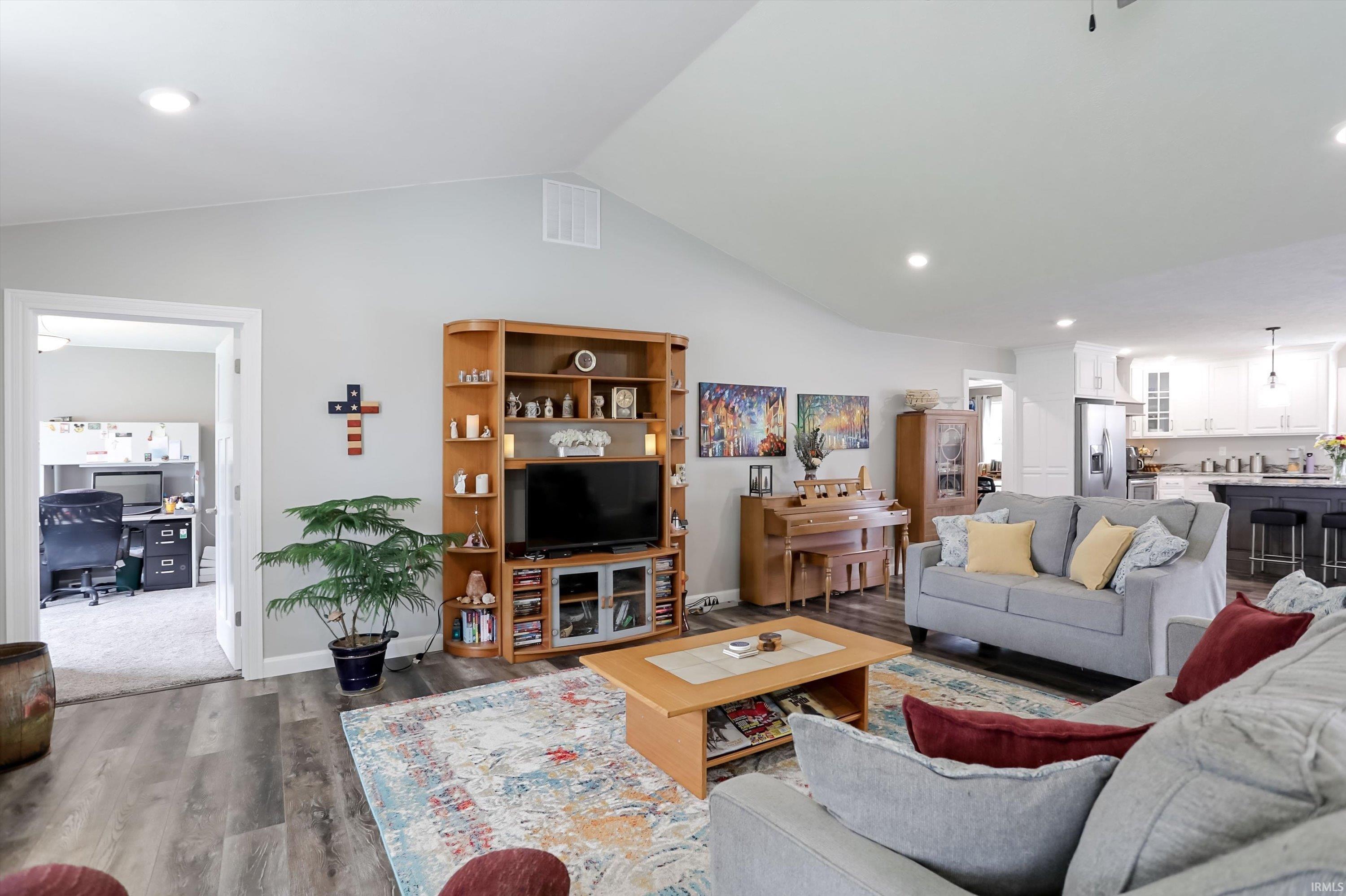 11 Ians Crossing Bedford, IN 47421 - Photo 4 of 36