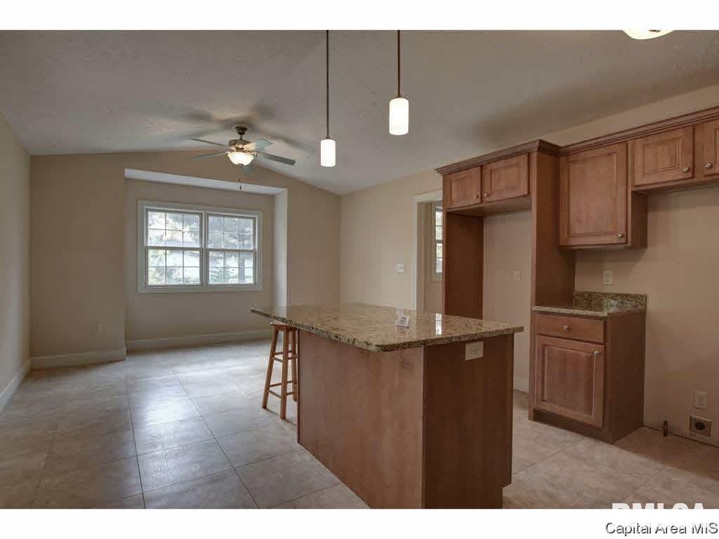 14 Red Fox Court Springfield, IL 62712 - Photo 8 of 36
