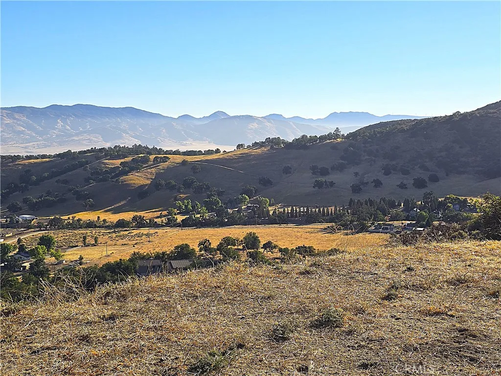 0 Zurich Tehachapi, CA 93561 - Photo 22 of 51 Total peace and quiet, yet quick access to...everything! Tehachapi is just over that nearby hill...'bout 10 minutes to town.