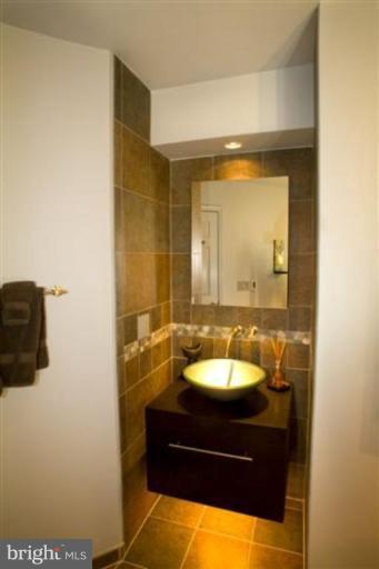 11424 Hollow Timber Court Reston, VA 20194 - Photo 18 of 19 Second Sink area in the Master Bath