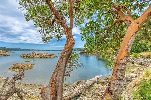 $2,200,000 | 3388 Deer Harbor Road, Orcas Island, WA 98243