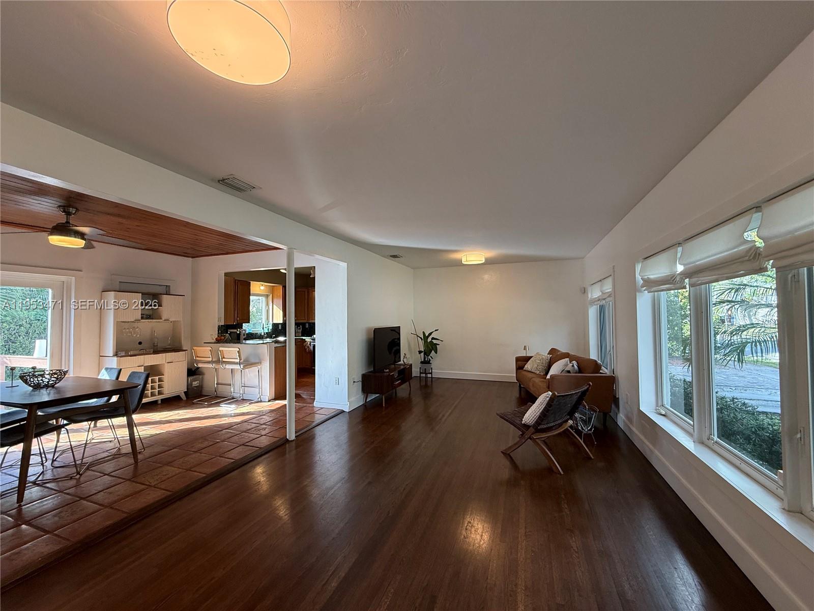 2728 Kirk Street Miami, FL 33133 - Photo 4 of 29