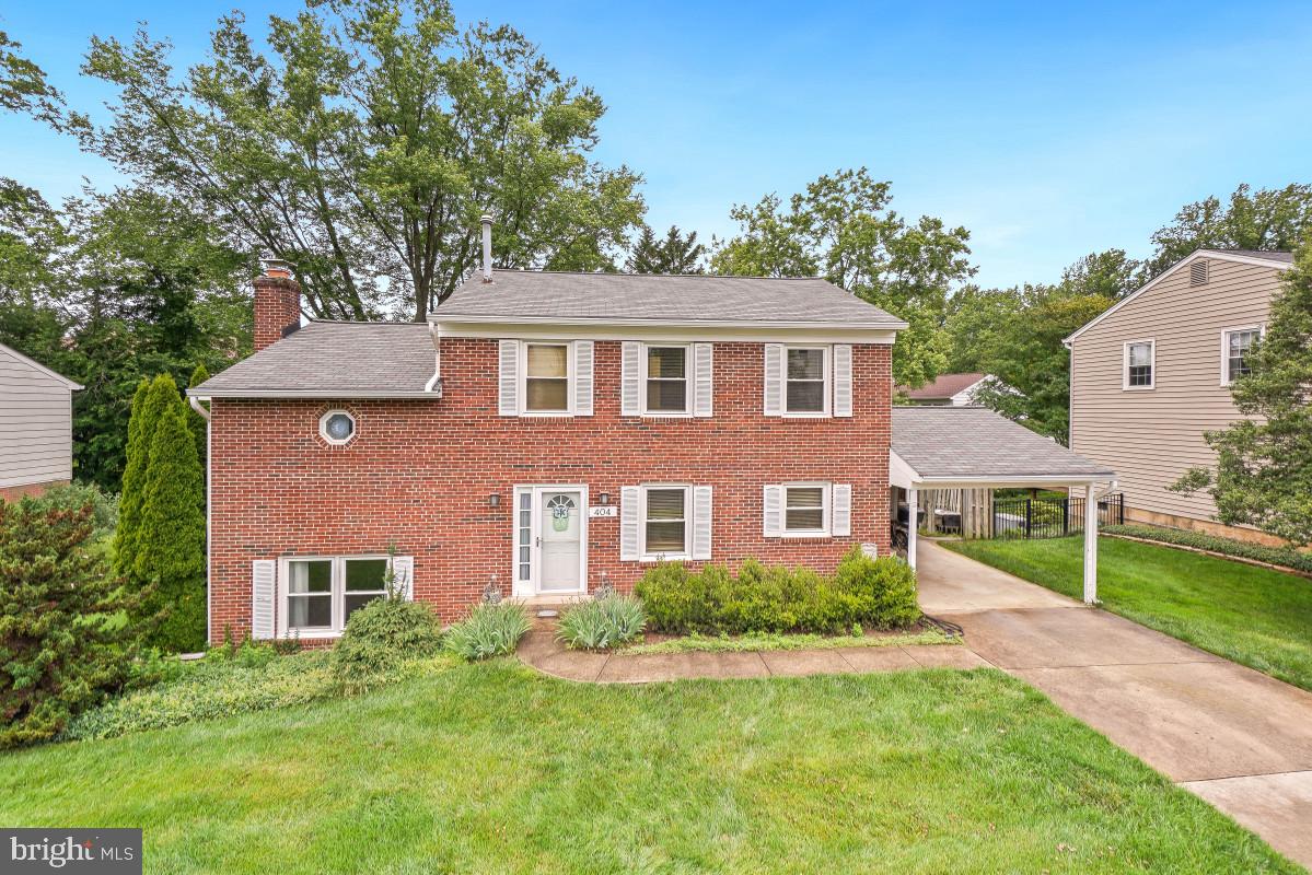 404 Tapawingo Road Southeast Vienna, VA 22180 - Photo 4 of 44