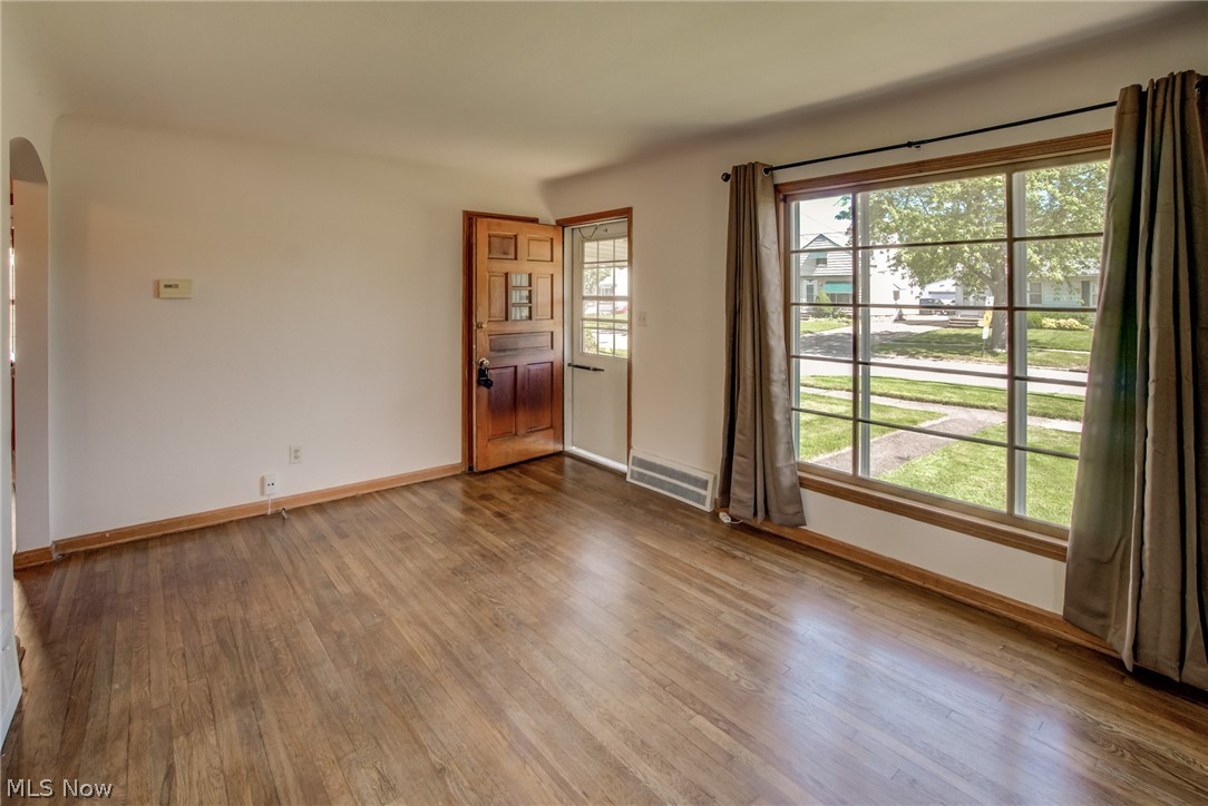16320 Corkhill Road Maple Heights, OH 44137 - Photo 3 of 27