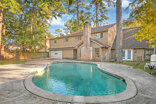 a view of a house with entertaining space