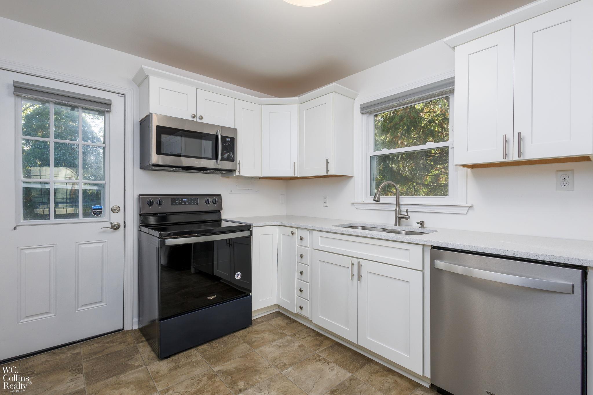 2333 Longview Avenue Rochester, MI 48307 - Photo 15 of 26 50191209-ac369c16-8ba5-48e4-8193-baaf23f80c59.JPG