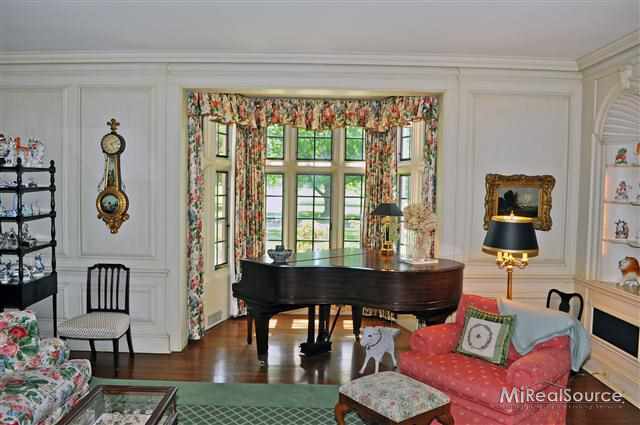 372 Provencal Road Grosse Pointe, MI 48236 - Photo 11 of 30 31183485-10.JPG
