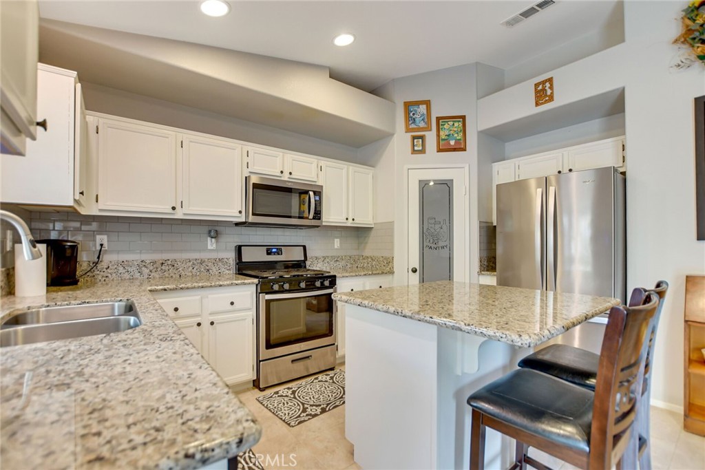 36864 Pomerol Loop Winchester, CA 92596 - Photo 11 of 32