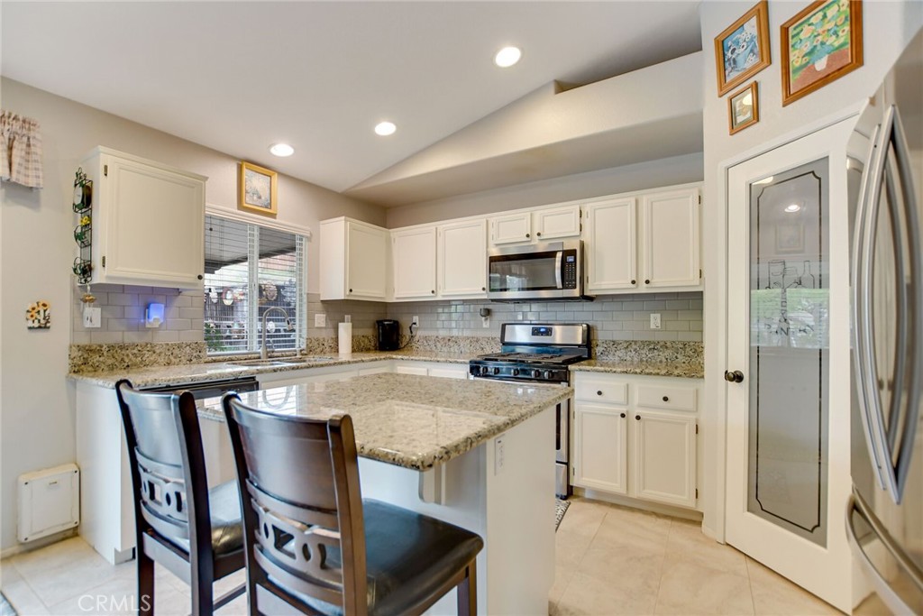 36864 Pomerol Loop Winchester, CA 92596 - Photo 10 of 32