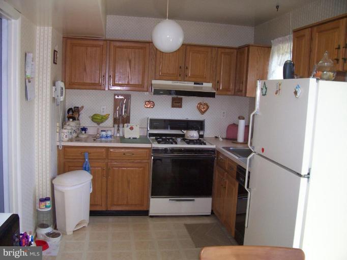 9611 Baron Place, Unit 9611 Rosedale, MD 21237 - Photo 5 of 10 Kitchen