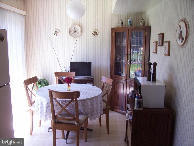 9611 Baron Place, Unit 9611 Rosedale, MD 21237 - Photo 6 of 10 Breakfast Area