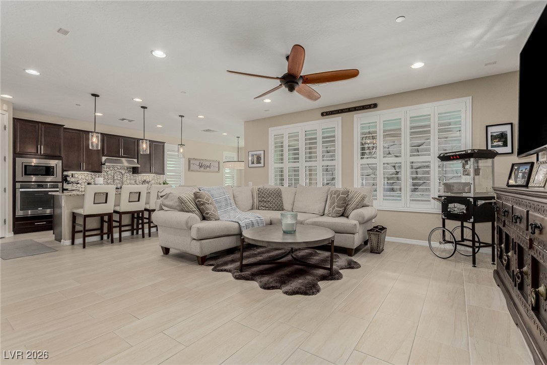 137 Outcrop Ridge Avenue Henderson, NV 89002 - Photo 13 of 41